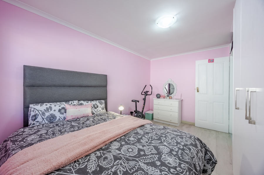 2 Bedroom Property for Sale in Lakeside Western Cape
